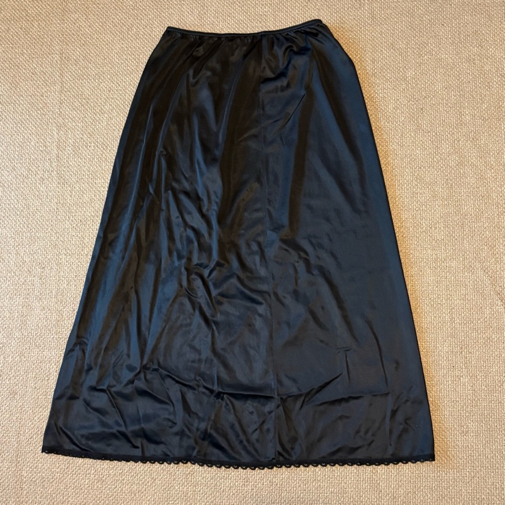 Vintage Warner’s Black Nylon Half Slip Skirt Satin Lace Hem Size L Made in USA
